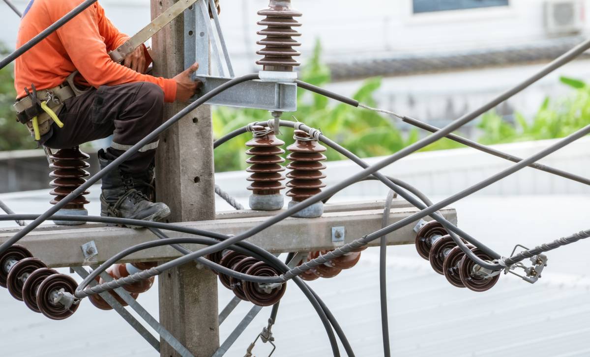 When considering a career as an electrician apprentice in Australia, understanding the potential income is a crucial aspect. The wages for electrician apprentices vary based on factors such as experience, location, and the specific industry. Here's a breakdown to help you grasp the earning potential and what influences it.